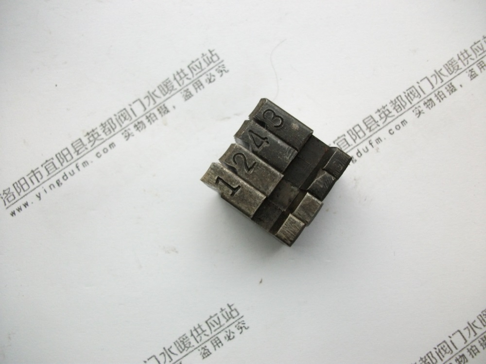輕型手動套絲機(jī)板牙