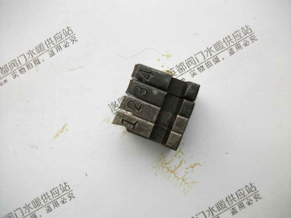 輕型手動套絲機(jī)板牙